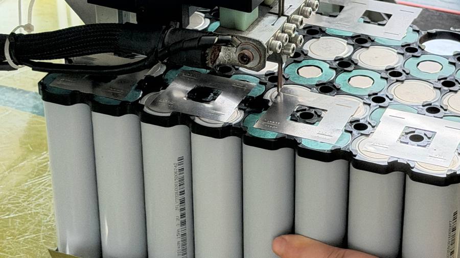 LiFePO4 cell spot welding